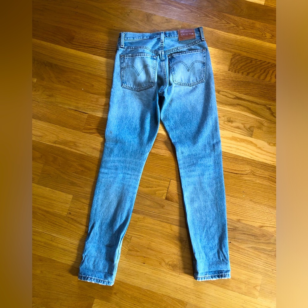 Vintage Levi’s 501 jeans button fly straight leg light wash size 24x30